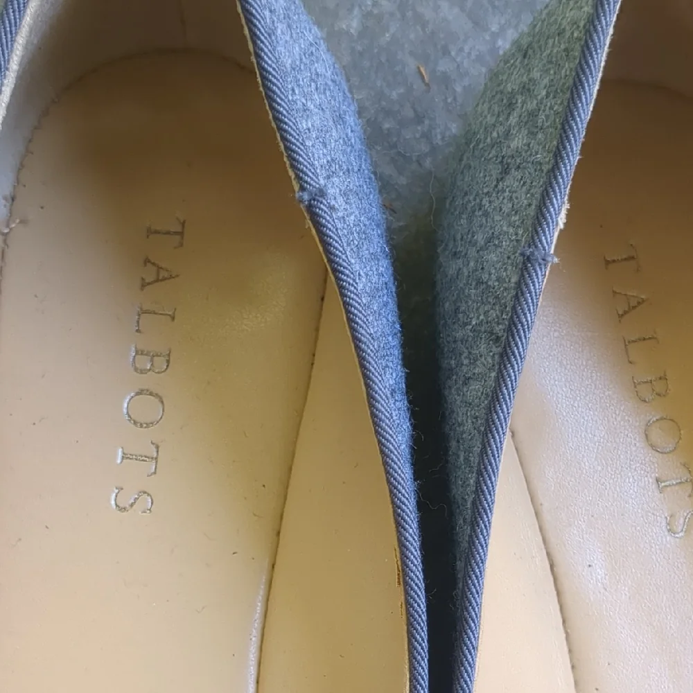 Talbots Gray and Black Flats with Scottie Dog Embroidery 6.5 Medium
